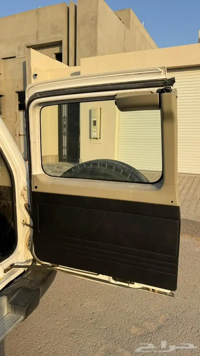 جيب ربع نيسان 36