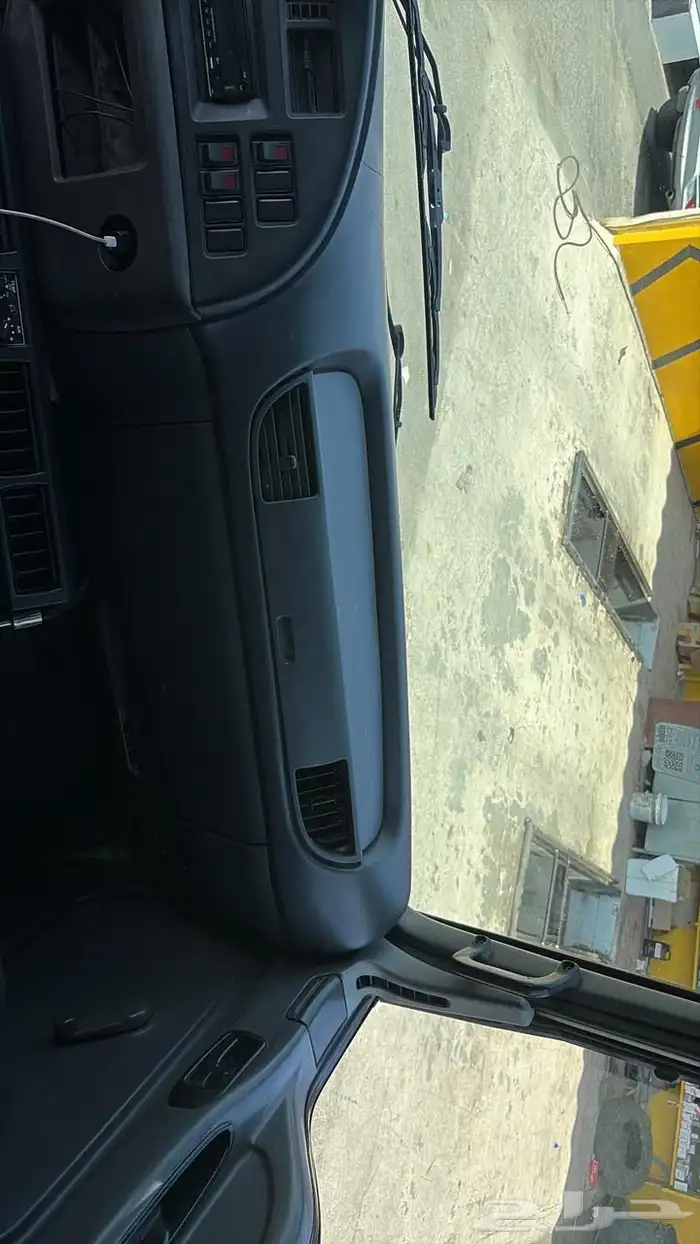 لوري 7م ايسوزو 2010 (( للبيع )) 7