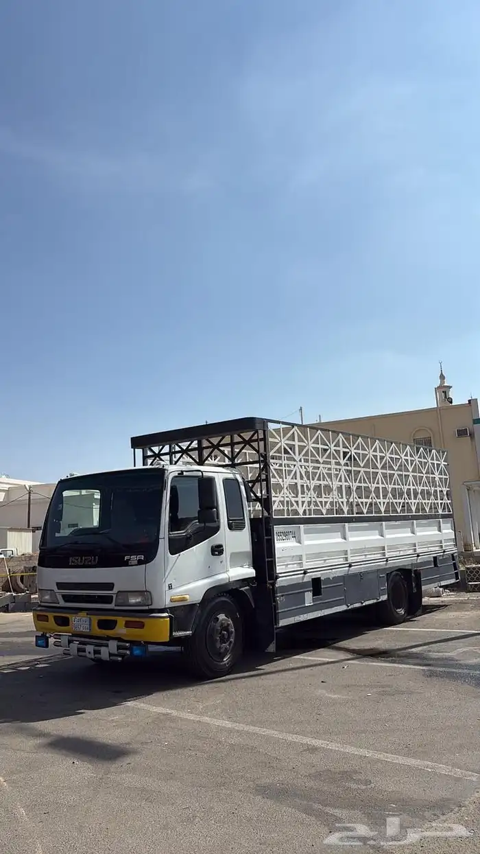 لوري 7م ايسوزو 2010 (( للبيع )) 0