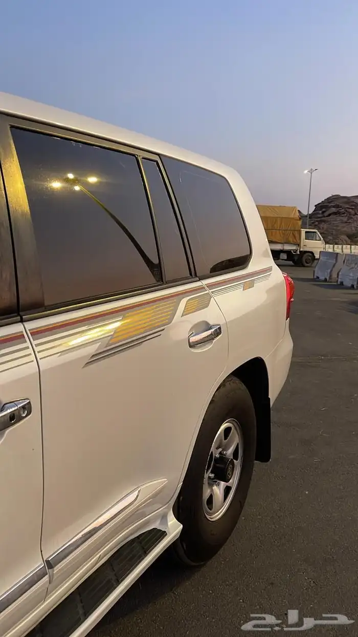 لاندكروزر 8 سرندل 2014 مالك اول 1