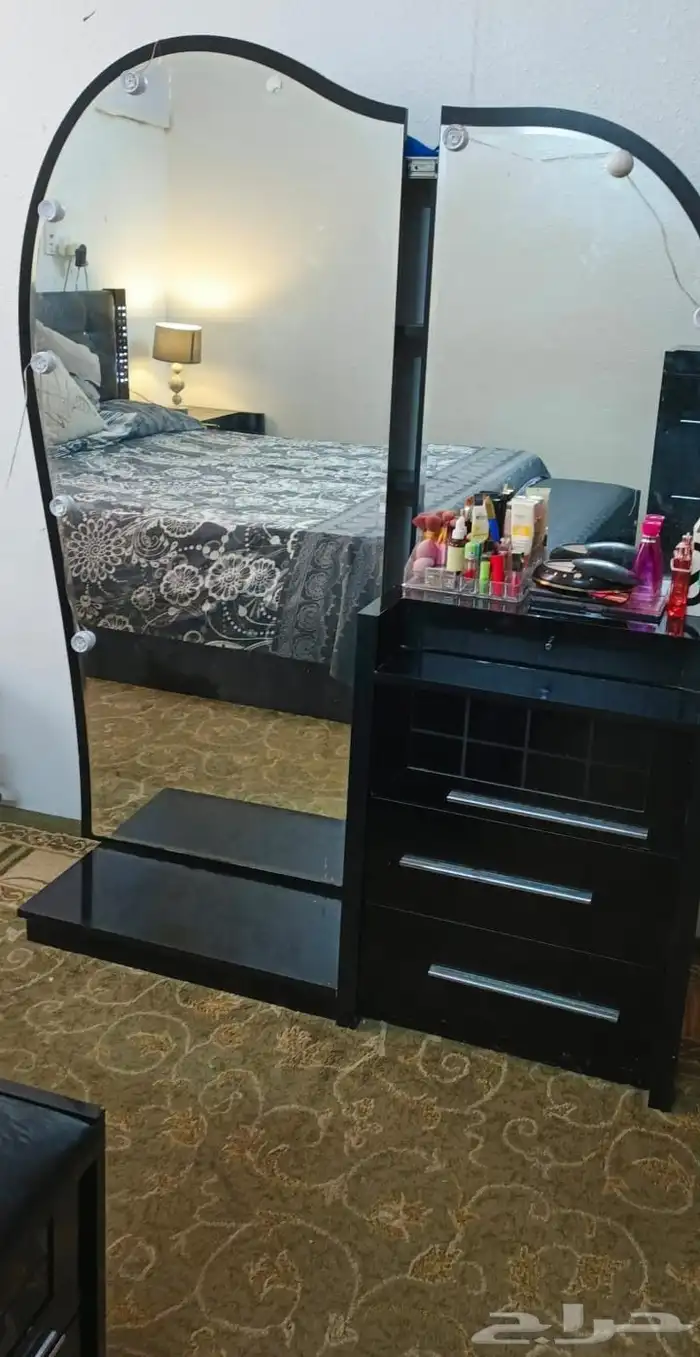 Elegant bedroom for sale 3