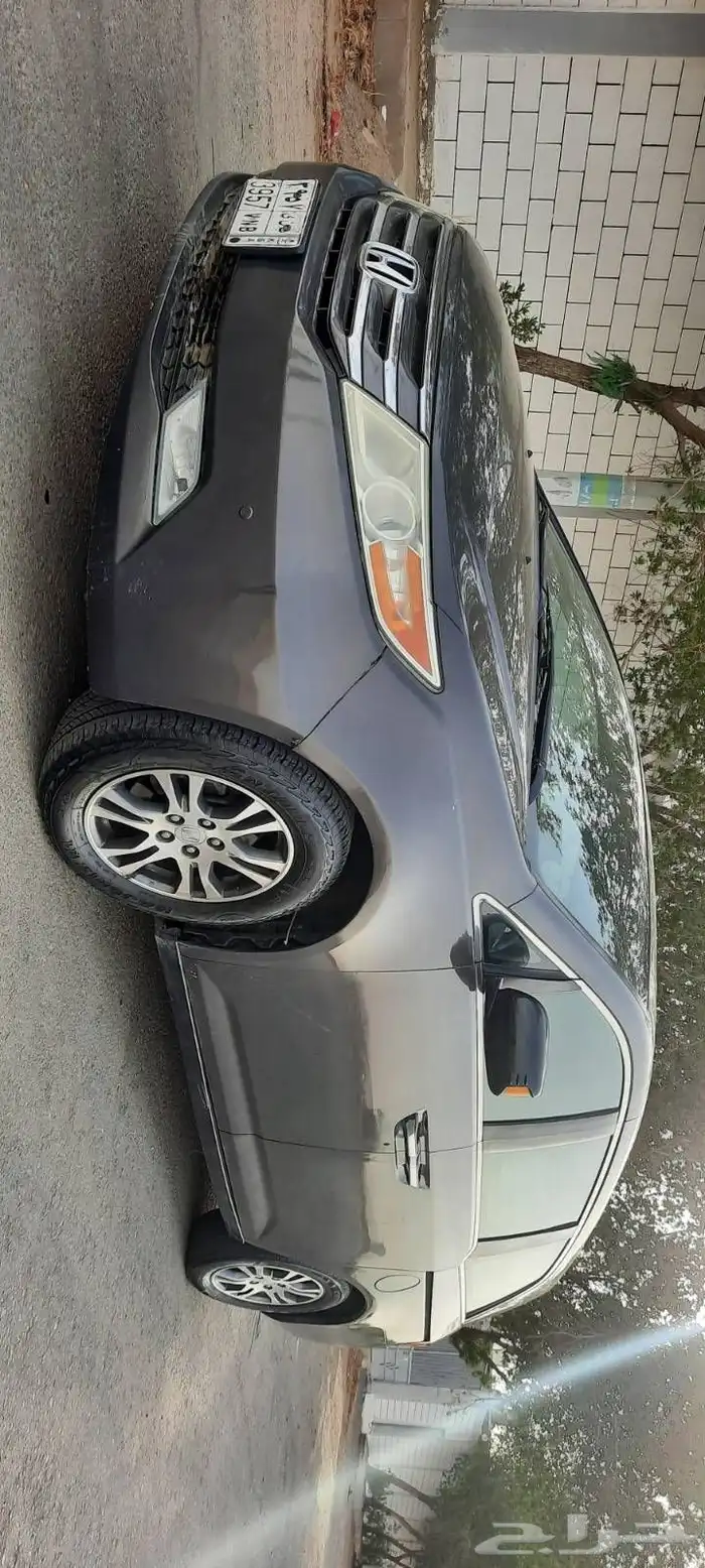 اودسي الموديل 2012 فل كامل مقاعد جلد فتحة سقف مكيف مركزي ث 6