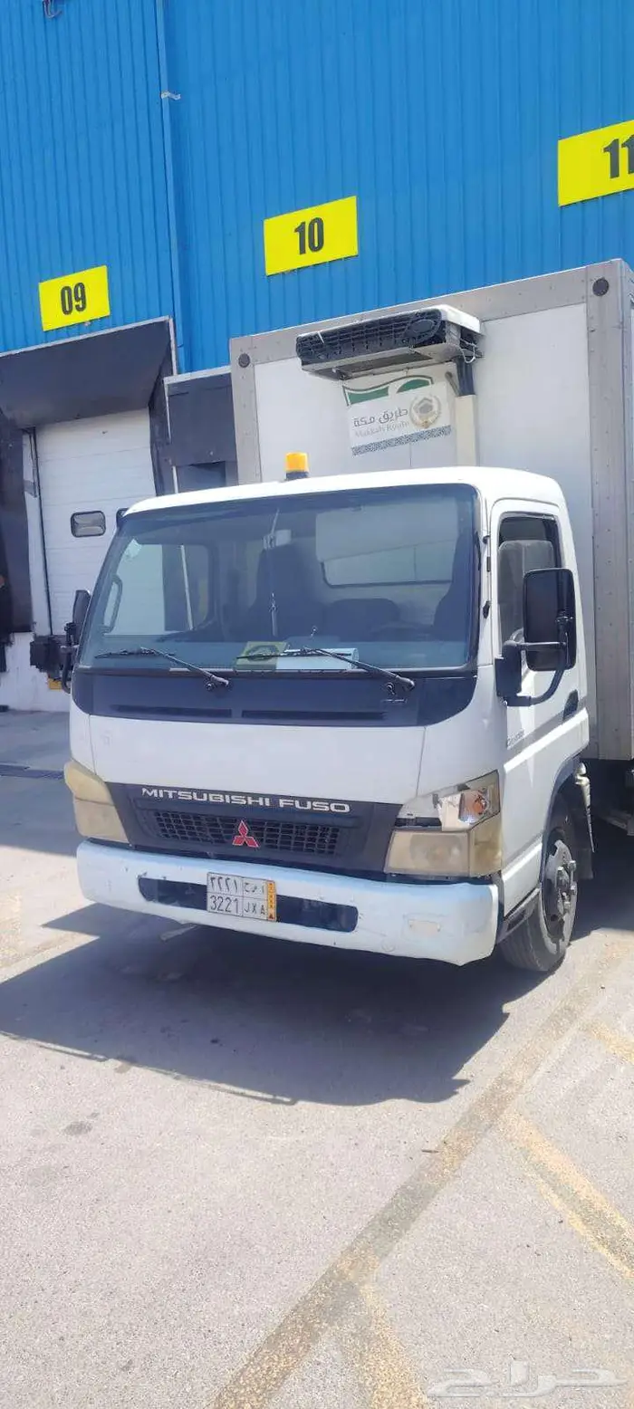 ميتسوبيشي فوسو موديل 2015 نقل عام الطول 5 متر 2