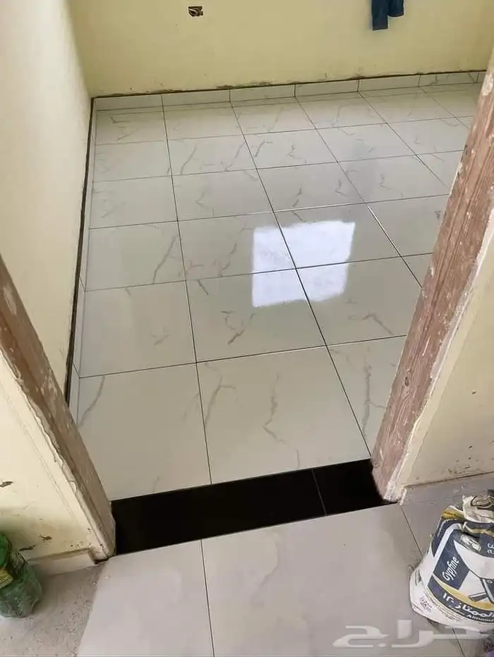 معلم بلاط يبحث عن عمل 2