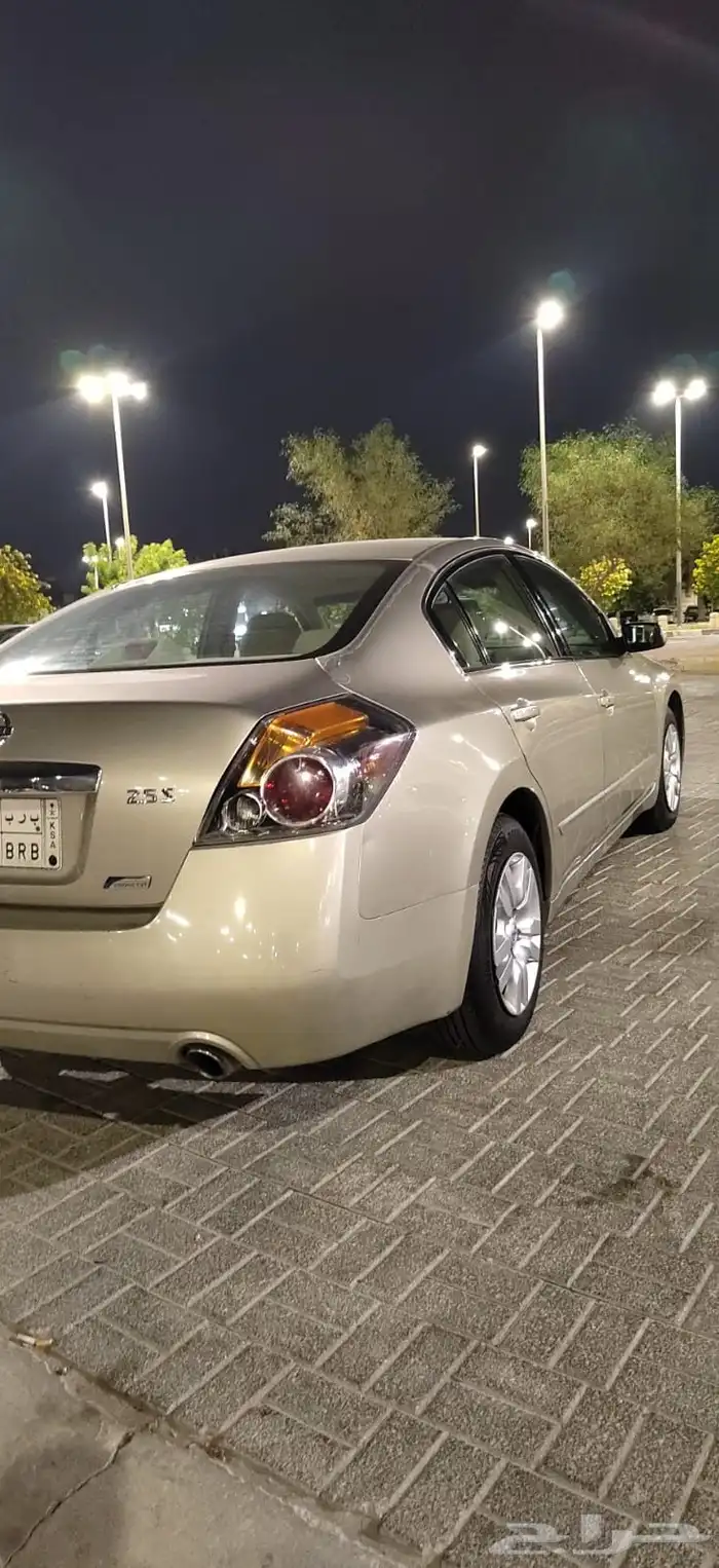 نيسان التيما2010 1