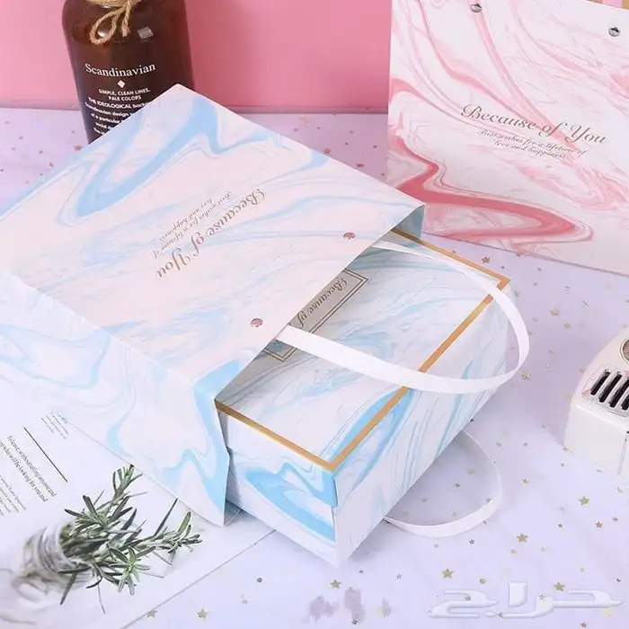 البروشورات (Brochures) تستخدم للتعريف بالشركات والخدمات. ت 9