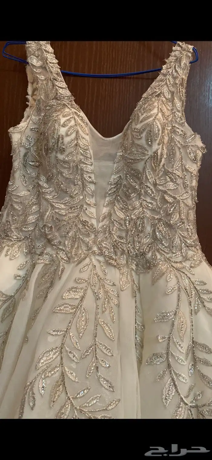فستان زفاف ناعم مع طرحه انيق 0