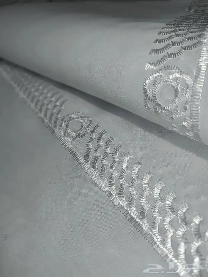 غترة الرويس المطرزة فقط من متجر المنيعي 7