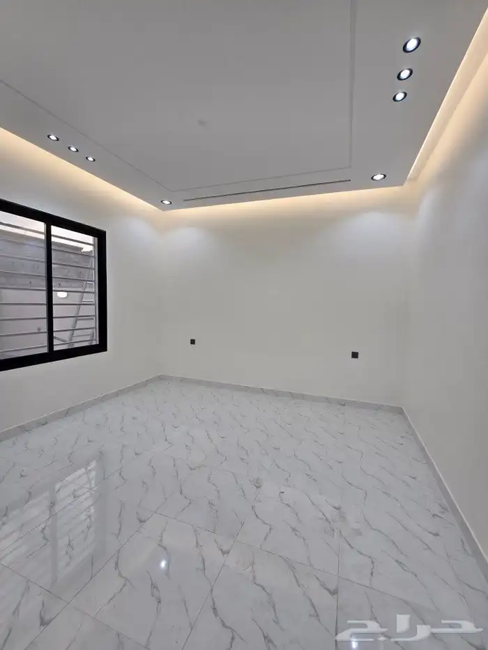 للبيع روف علوى مع ملحق بمدخل سياره 9غرف650 ألف طريق الثمانين 31