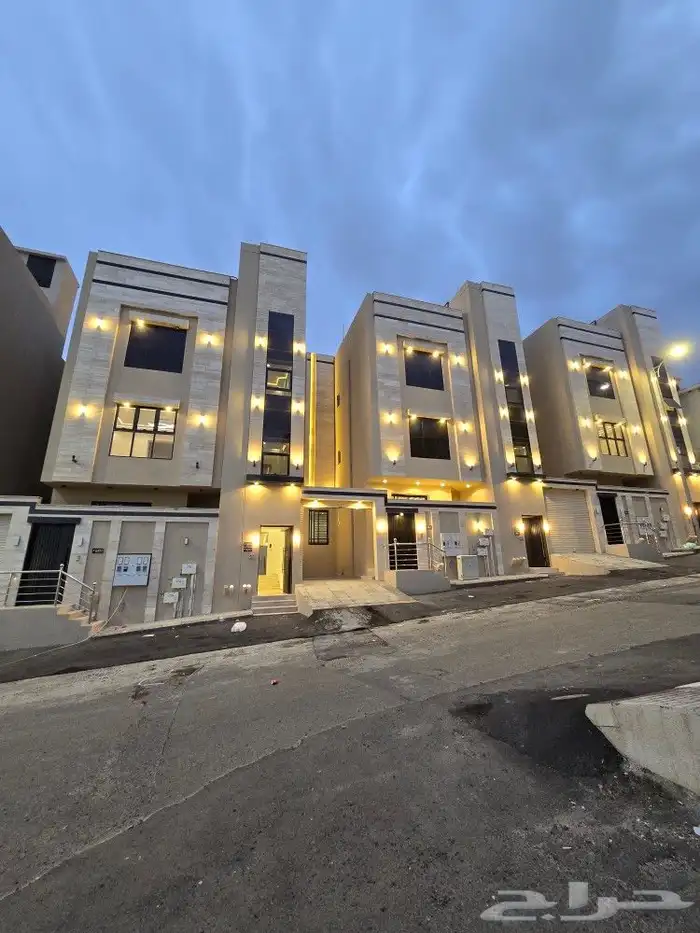 للبيع متبقي دور علوي 6غرف VIP بسطح مستقل من 520 ألف بالضيافه 2