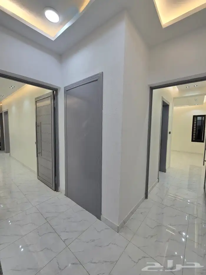 للبيع روف علوى مع ملحق بمدخل سياره 9غرف650 ألف طريق الثمانين 6