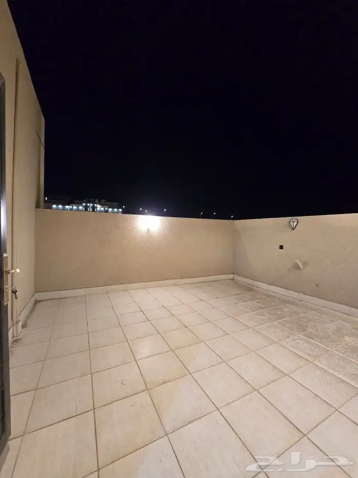 للبيع روف علوى مع ملحق تشطيب فاخر 9غرف بالمحاله أبها قرطبة 30