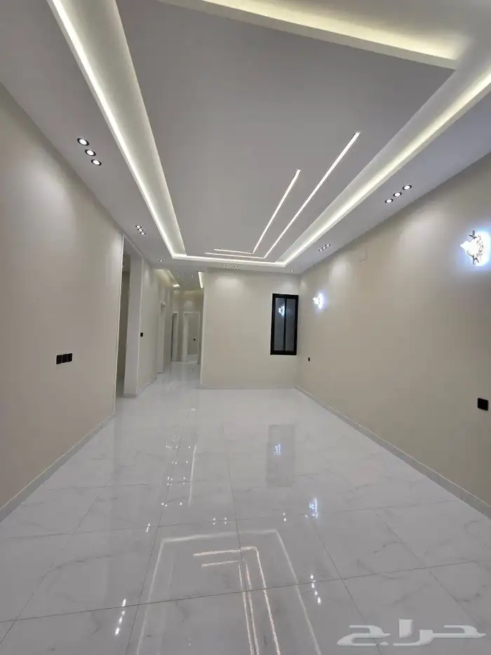 للبيع روف علوى مع ملحق مدخل مستقل 8غرف تشطيبVIPطريق الثمانين 11