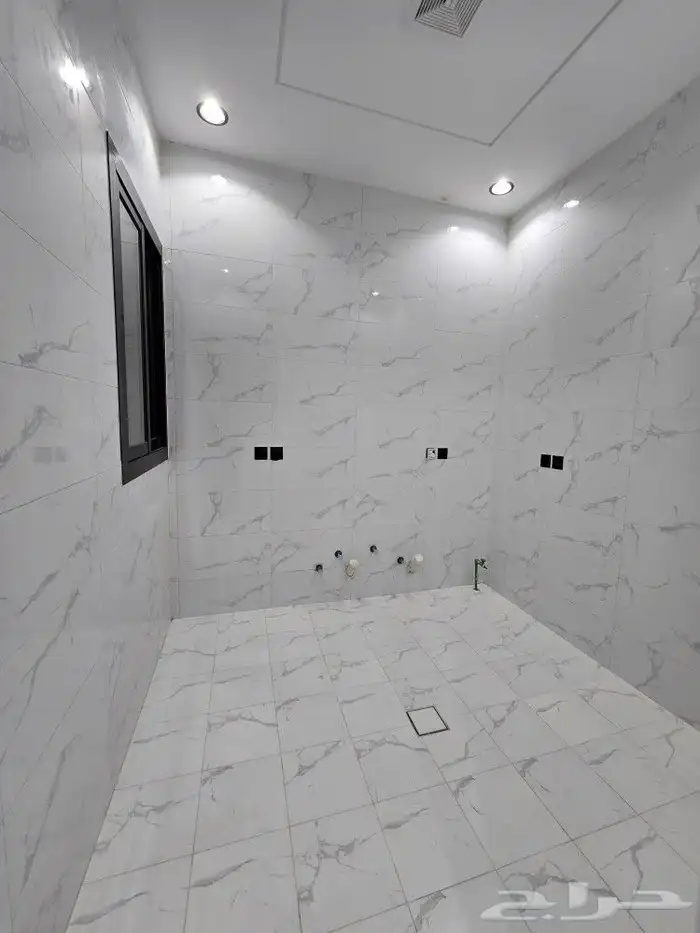 للبيع روف علوى مع ملحق تشطيب فاخر 9غرف بالمحاله أبها قرطبة 25