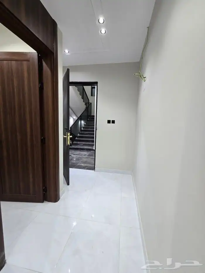 للبيع روف علوى مع ملحق تشطيب فاخر 9غرف بالمحاله أبها قرطبة 10