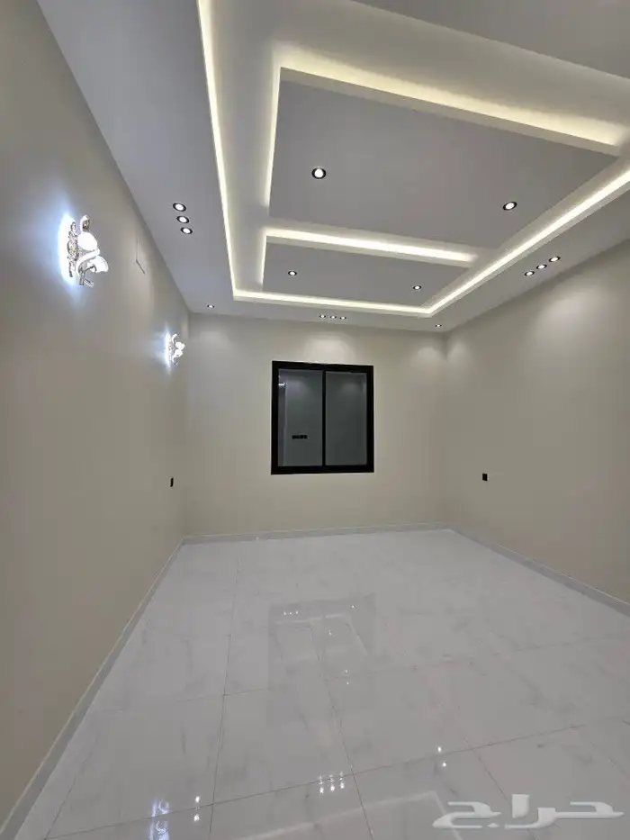للبيع روف علوى مع ملحق مدخل مستقل 8غرف تشطيبVIPطريق الثمانين 13