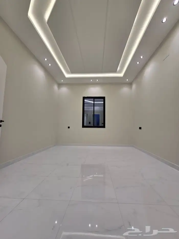 للبيع روف علوى مع ملحق مدخل مستقل 8غرف تشطيبVIPطريق الثمانين 19