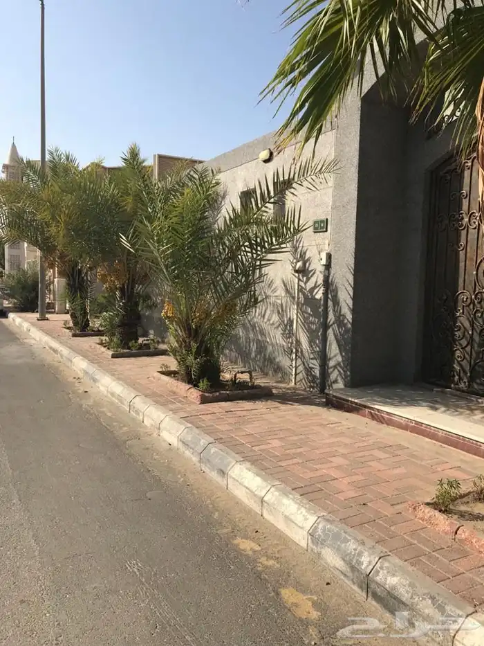 للبيع فيلا بحي الروضة الدمام 0