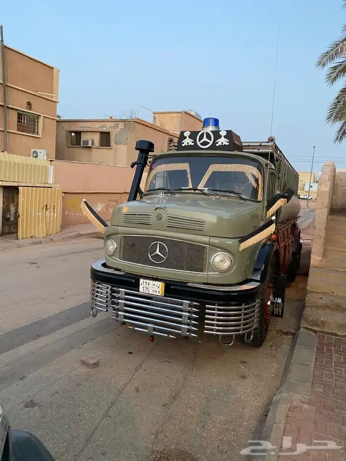 للبيع وايت مرسيدس موديل 74 1