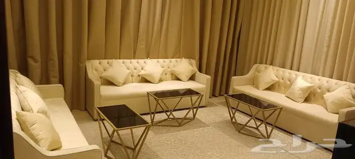 تاجير كنب في اي بي تاجير طاولات طعام قزاز خشب تاجير مظلات 1