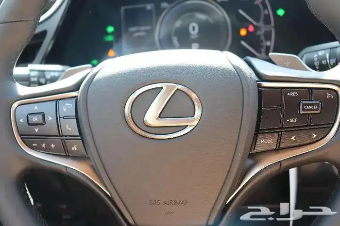 لكزس ES300 H AA 2025 سعودي بدون هامس ربح بنظام الدفعتين 3