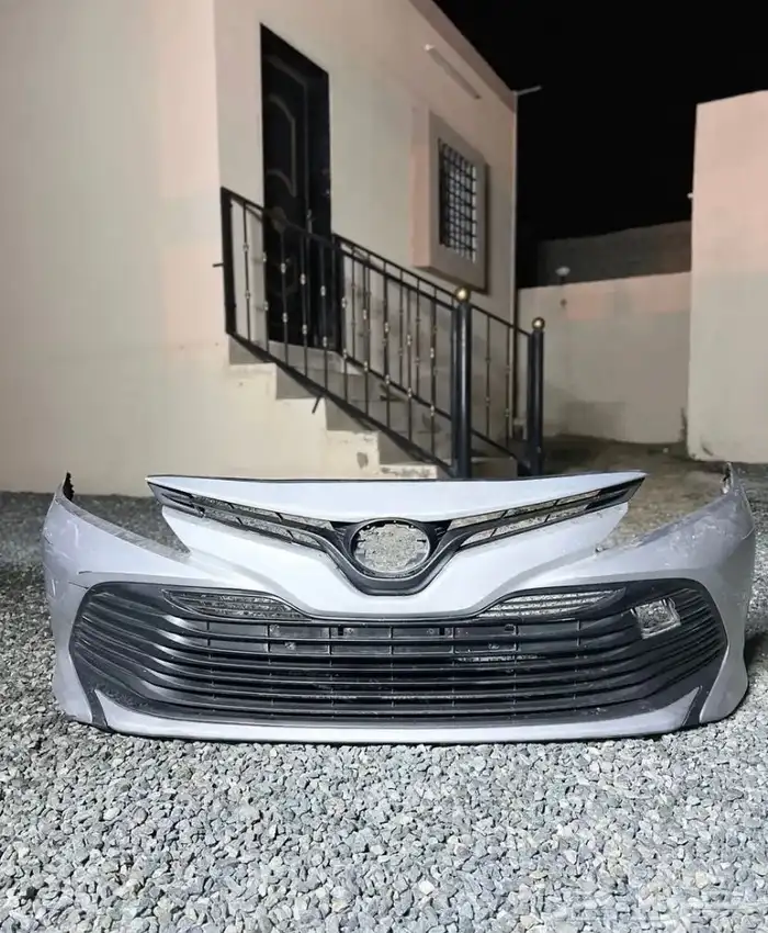 صدام كامري امامي 2020 لون فضي 0