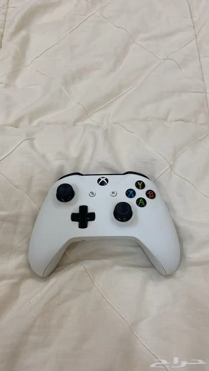 Xbox One S 3