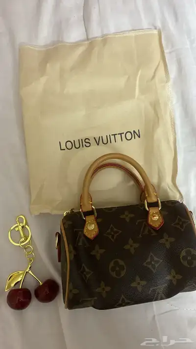 شنطة لويس فيتون السايز ميني مع تعليقه index