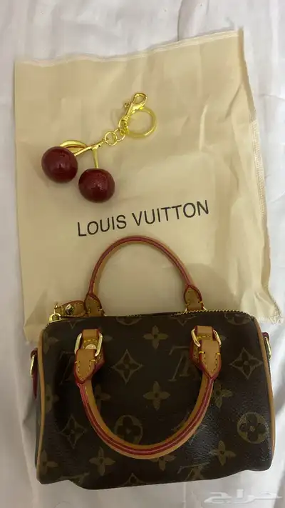 شنطة لويس فيتون السايز ميني مع تعليقه index