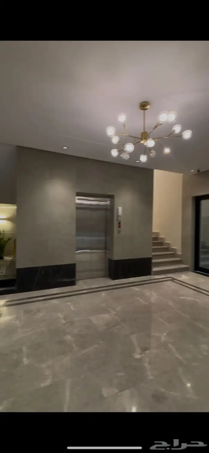 شقة فاخرة للإيجار بحي الزهراء 11