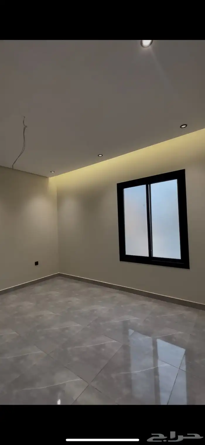 شقة فاخرة للإيجار بحي الزهراء 8