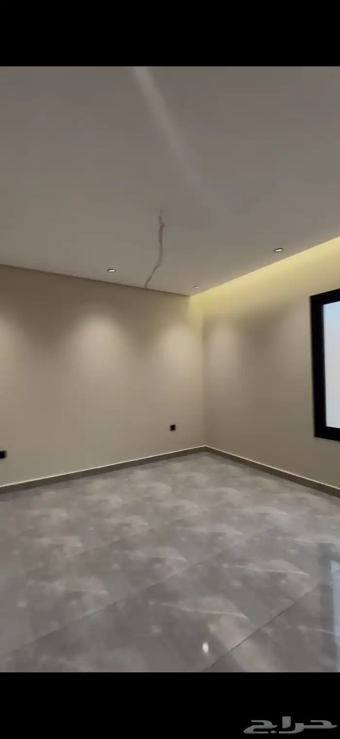 شقة فاخرة للإيجار بحي الزهراء 5