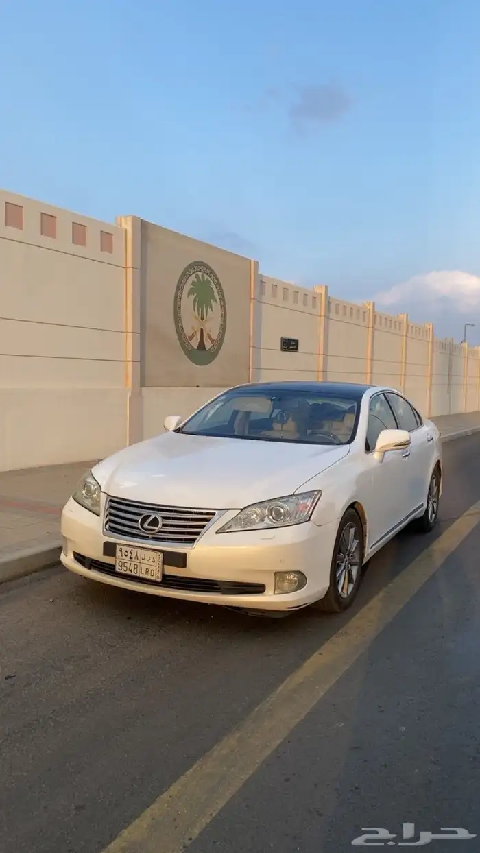 لكزس اي اس 2012 1