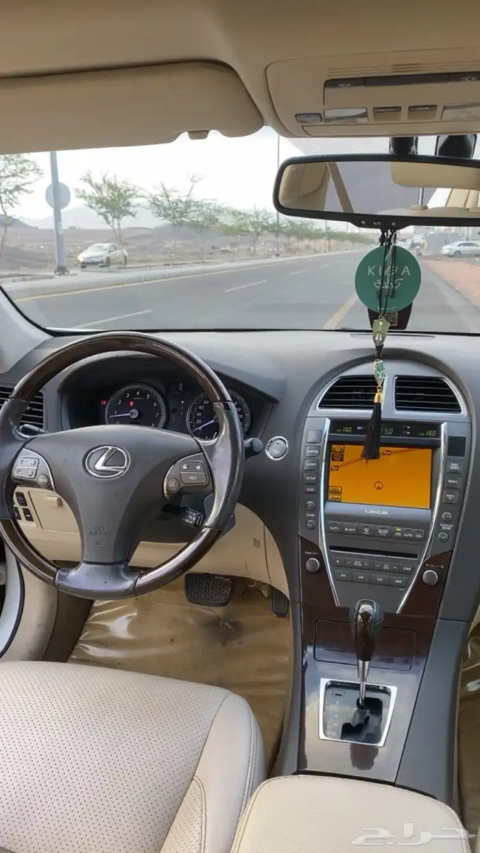 لكزس اي اس 2012 9