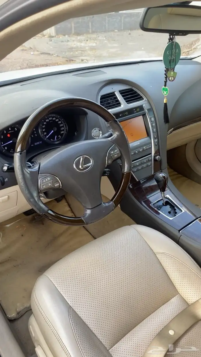 لكزس اي اس 2012 10