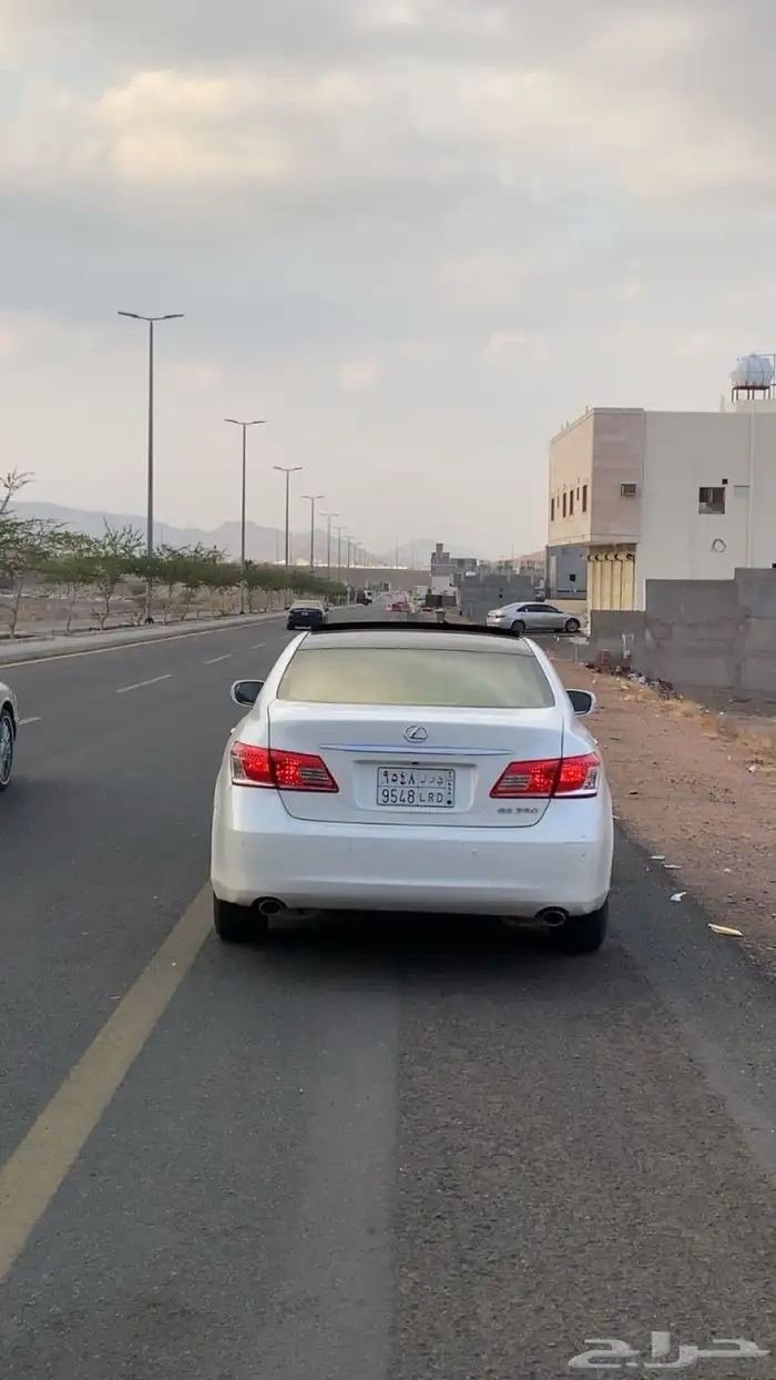 لكزس اي اس 2012 7