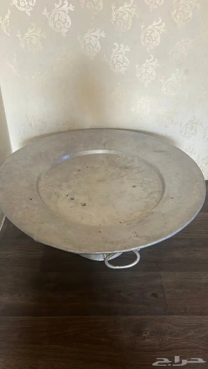 للبيع صنية قديم ام حلقين تراثيه 1