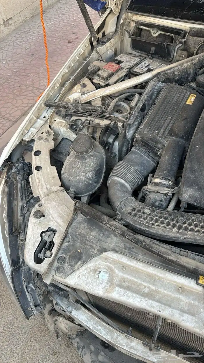 مرسيدس C200 2015 (مصدوم) مزاد 24ساعه اللي يوقف عليه نصيبه 8