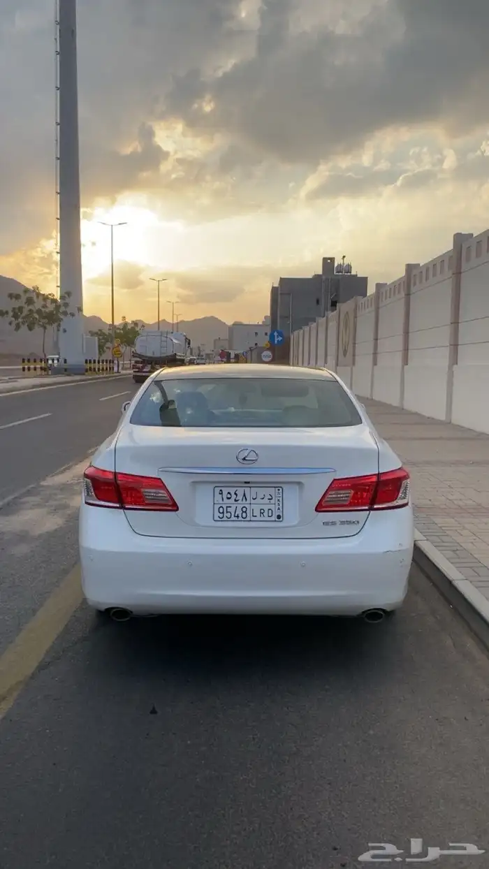 لكزس اي اس 2012 0