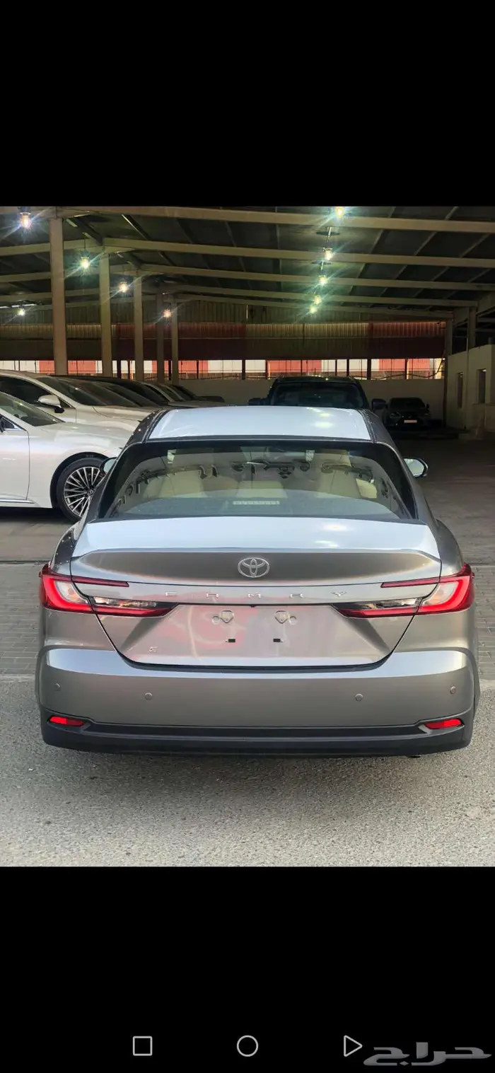 تويوتا كامري E بنزين 2025 كل الألوان رمادي - أسود - أبيض 5