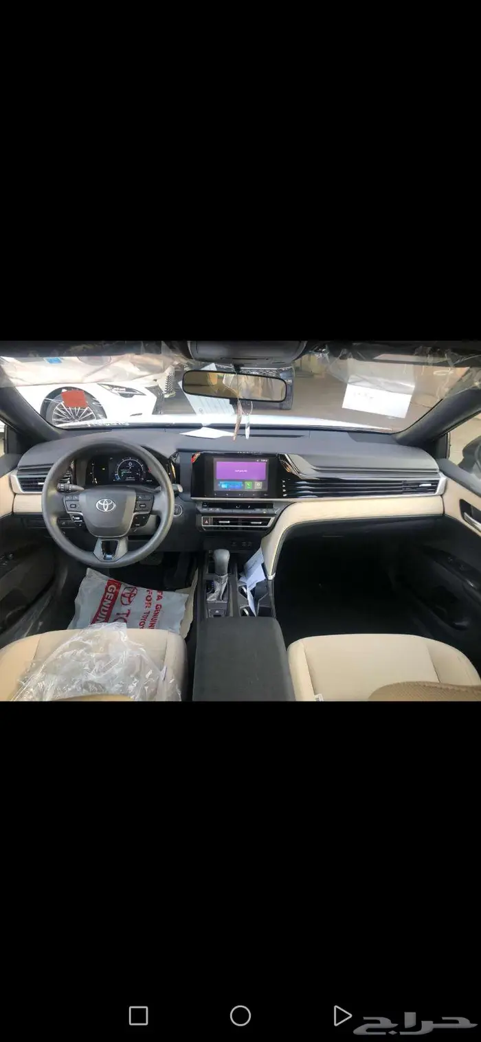 تويوتا كامري E بنزين 2025 كل الألوان رمادي - أسود - أبيض 10