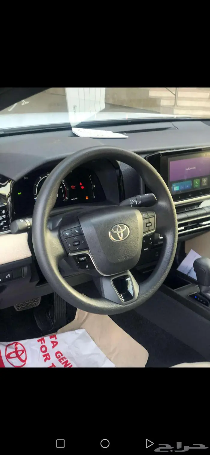 تويوتا كامري E بنزين 2025 كل الألوان رمادي - أسود - أبيض 14