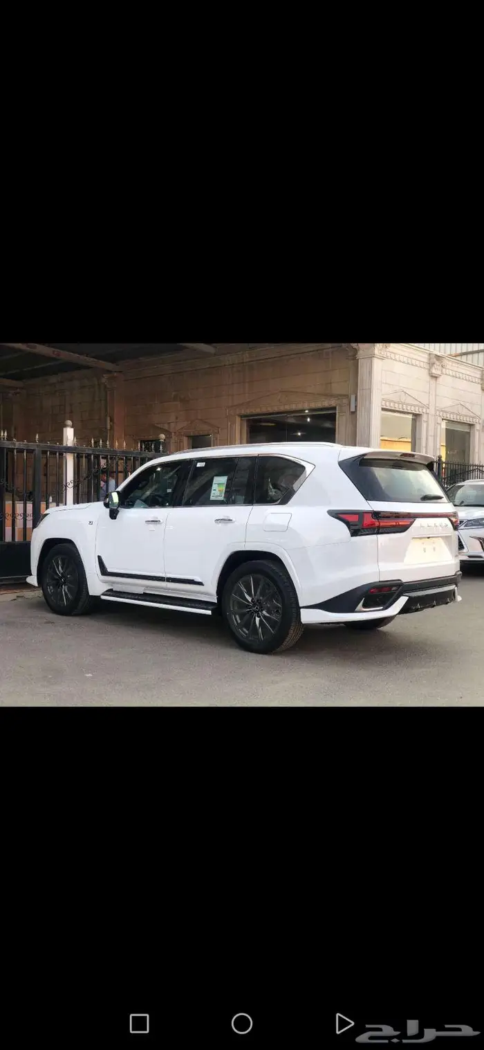 جيب لكزس LX 600 FF 2025 اسبورت سعودي أبيض داخل أحمر 2