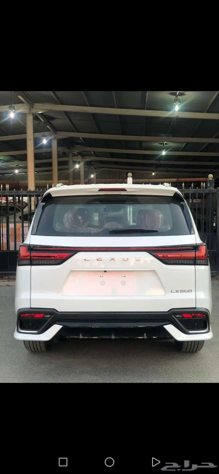 جيب لكزس LX 600 FF 2025 اسبورت سعودي أبيض داخل أحمر 4