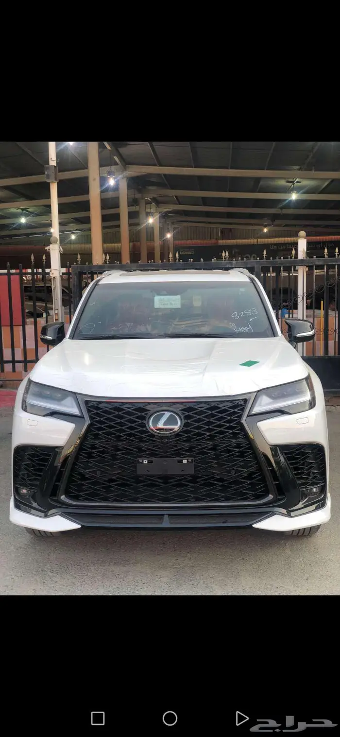 جيب لكزس LX 600 FF 2025 اسبورت سعودي أبيض داخل أحمر 10