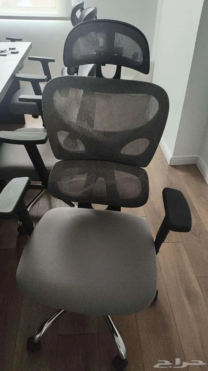 اثاث مكتبي شبه جديد 3