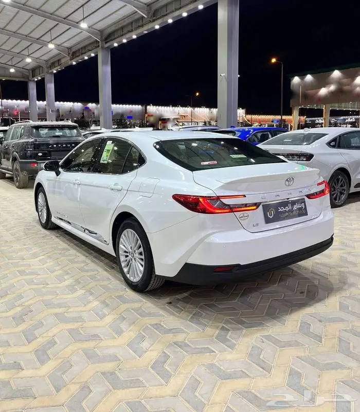 عرض خاص تويوتا كامري LE بنزين موديل 2025 بطاقه جمركيه 3