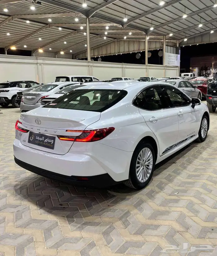 عرض خاص تويوتا كامري LE بنزين موديل 2025 بطاقه جمركيه 4
