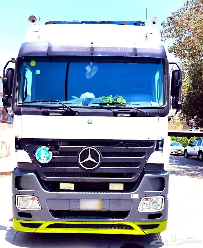 2سيارة رأس افيكو ومرسيدس 2