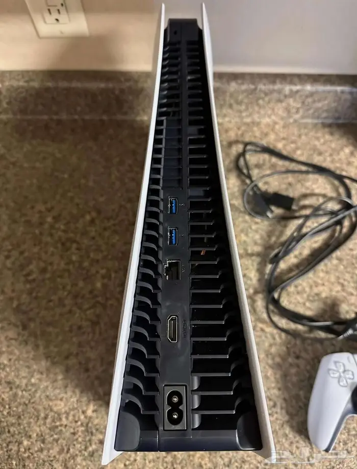 بلايستيشن 5 سليم مستخدم نظيف جدا 1